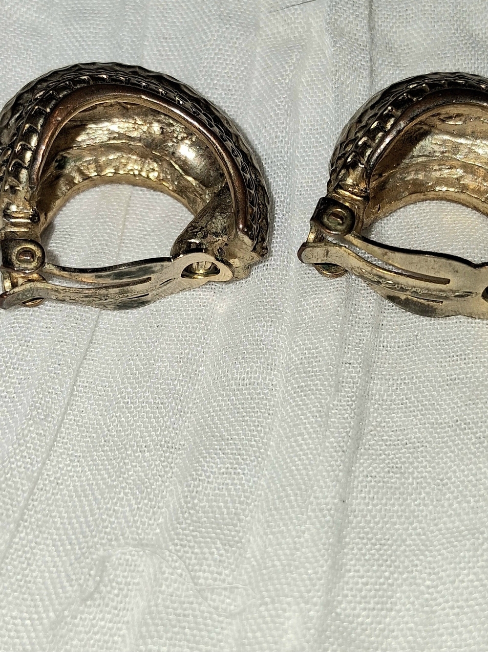 Oscar de la Renta Gold-Tone Hammered Hoop Clip-On Earrings - Picture 6 of 10